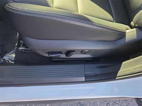 Certified 2025 Nissan Rogue SL w/ SL Premium Package image 32