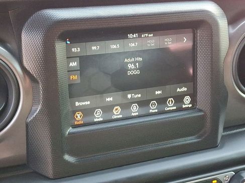 Used 2023 Jeep Wrangler Sport S image 17