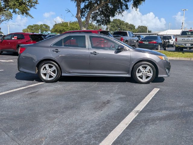Used 2012 Toyota Camry SE FWD image 2