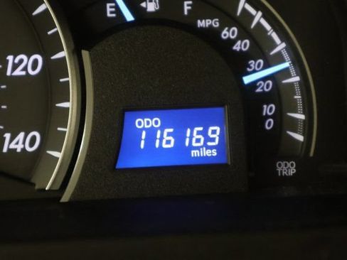 Used 2013 Toyota Camry LE FWD image 16