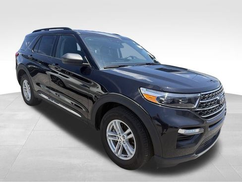Used 2024 Ford Explorer XLT w/ Equipment Group 202A AWD/4WD image 11