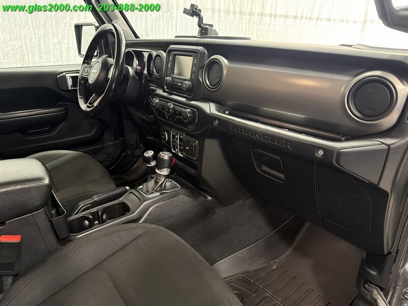 Used 2019 Jeep Wrangler Unlimited Sport S AWD/4WD image 5