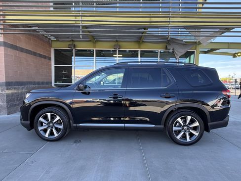 Used 2025 Honda Pilot Touring image 7
