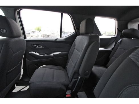 Used 2023 Chevrolet Traverse LT image 14