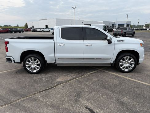 Used 2026 Chevrolet Silverado 1500 High Country w/ High Country Premium Package AWD/4WD image 7