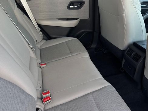 Used 2023 Nissan Rogue SV FWD image 31