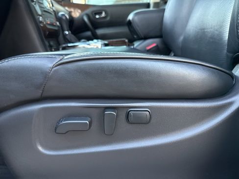 Used 2016 INFINITI QX80 Luxe w/ 22" Wheel Package image 29