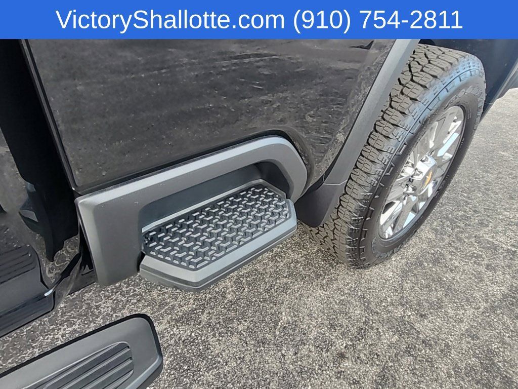 Used 2026 Chevrolet Silverado 2500 High Country w/ High Country Premium Package AWD/4WD image 35