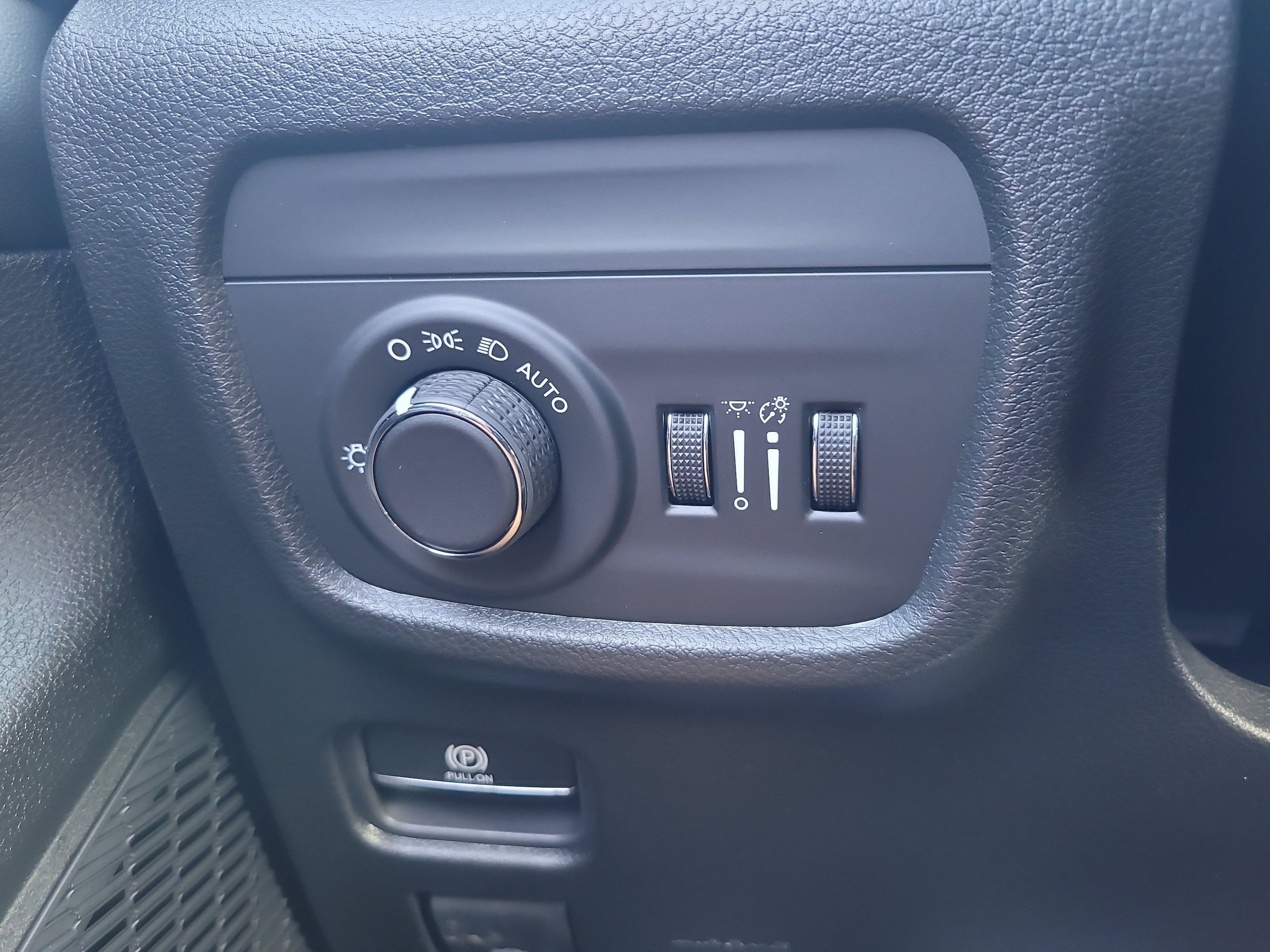 New 2027 Jeep Grand Cherokee Altitude RWD image 22