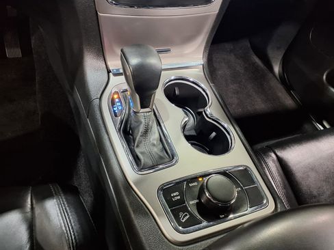 Used 2018 Jeep Grand Cherokee Limited image 13