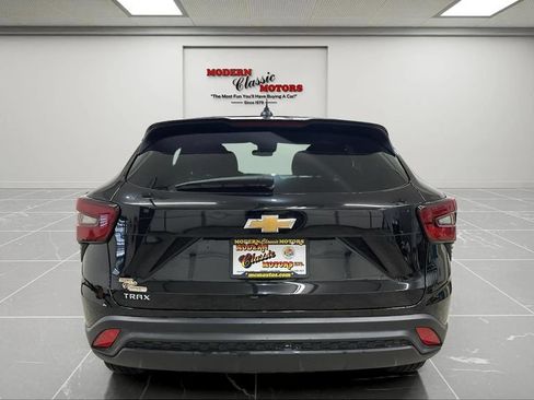 Used 2026 Chevrolet Trax LS FWD image 6