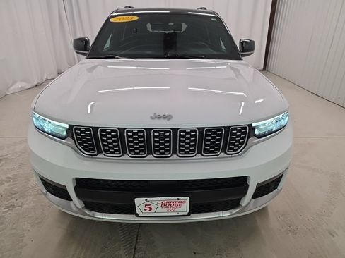 Used 2025 Jeep Grand Cherokee L Summit AWD/4WD image 9