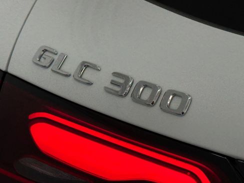 Used 2026 Mercedes-Benz GLC 300 image 20