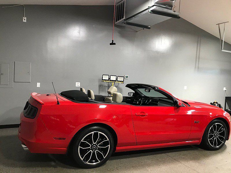Used 2013 Ford Mustang GT Premium RWD image 5
