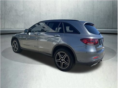 Used 2021 Mercedes-Benz GLC 300 4MATIC image 3