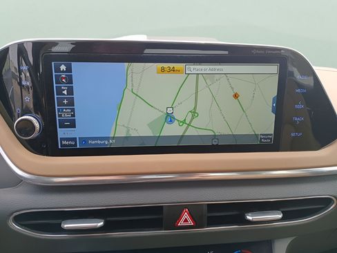 Used 2020 Hyundai Sonata Limited w/ Preferred Accessory Package FWD image 18