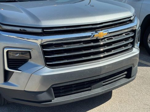 Used 2025 Chevrolet Traverse LT image 7