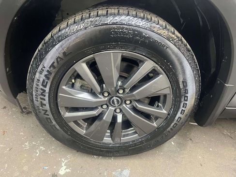 Certified 2022 Nissan Pathfinder SV image 10