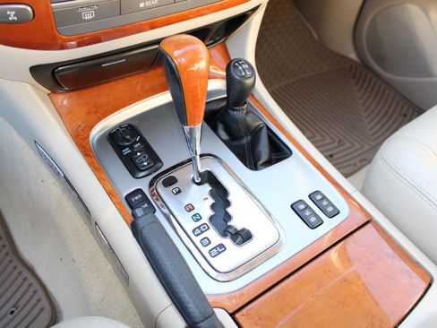 Used 2007 Lexus LX 470 4WD image 18