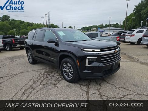 Used 2026 Chevrolet Traverse LT AWD/4WD image 7