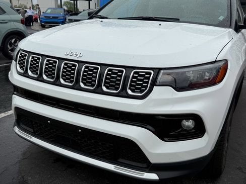 Used 2025 Jeep Compass Limited AWD/4WD image 7