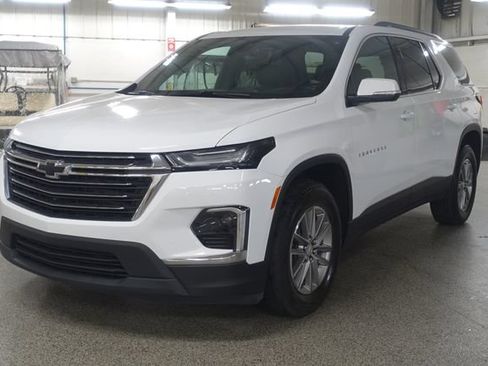 Used 2023 Chevrolet Traverse LT FWD image 3