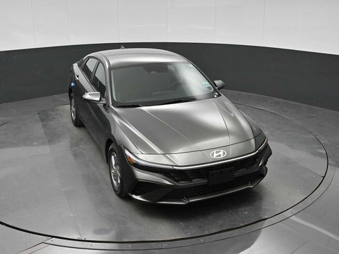 New 2026 Hyundai Elantra SE FWD image 24