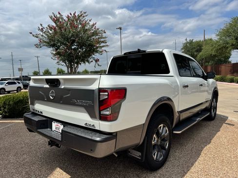 Used 2024 Nissan Titan Platinum Reserve w/ Moonroof Package AWD/4WD image 9