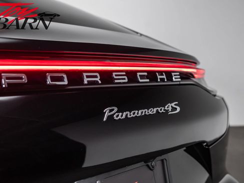 Used 2022 Porsche Panamera 4S AWD/4WD image 12