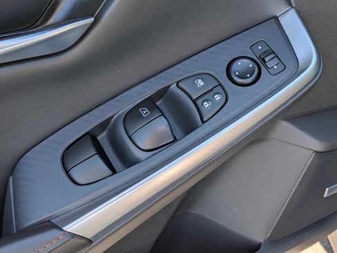Used 2025 Nissan Sentra SR w/ SR Premium Package FWD image 13