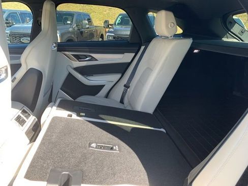 Used 2021 Jaguar F-PACE R-Dynamic S image 23