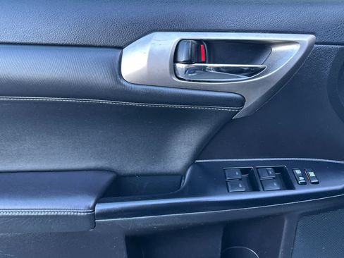 Used 2015 Lexus CT 200h w/ F Sport w/Nuluxe Interior image 12