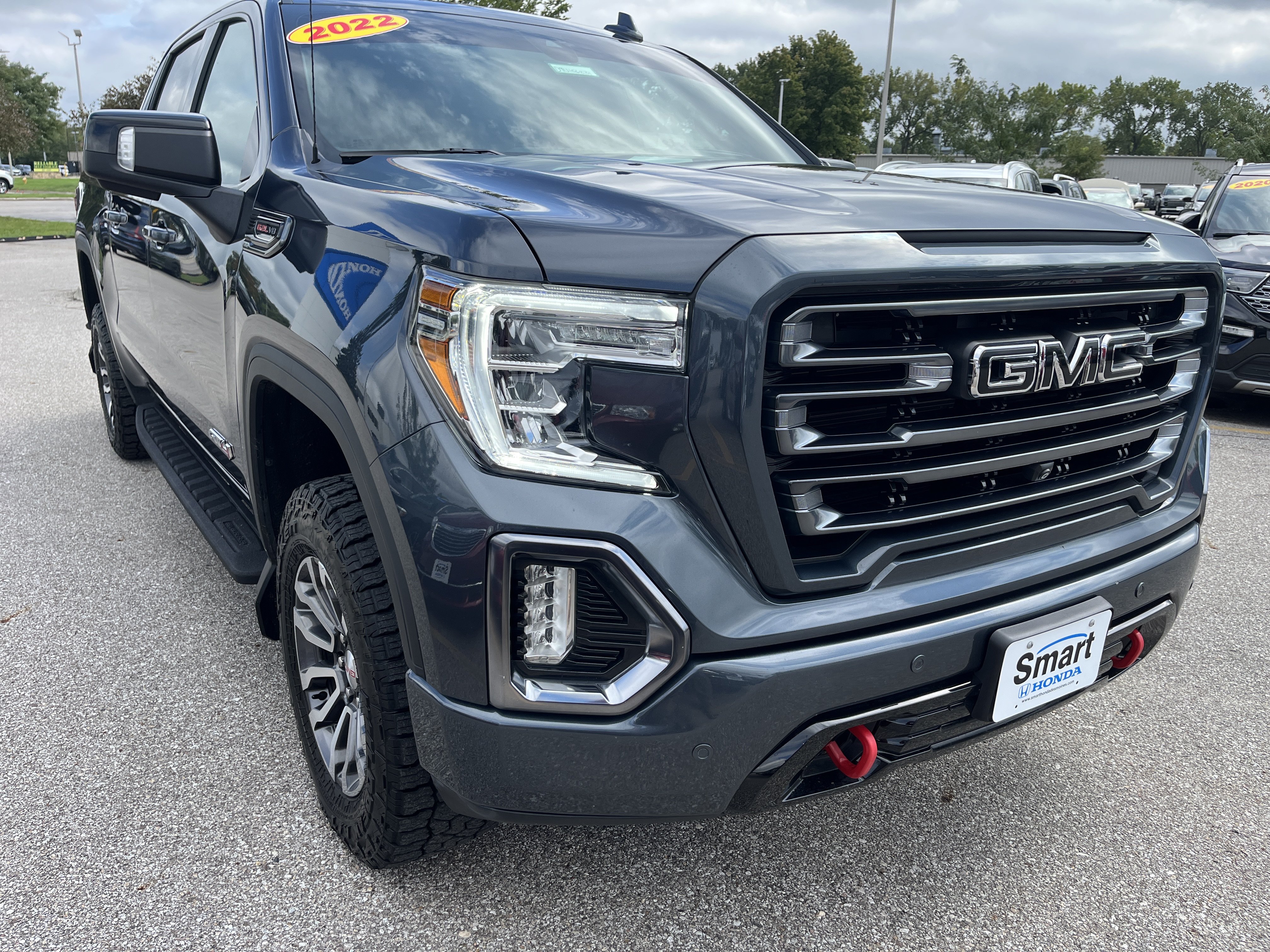 Used 2022 GMC Sierra 1500 AT4 w/ AT4 Premium Package AWD/4WD image 3