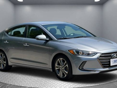 Used 2017 Hyundai Elantra Limited FWD image 3