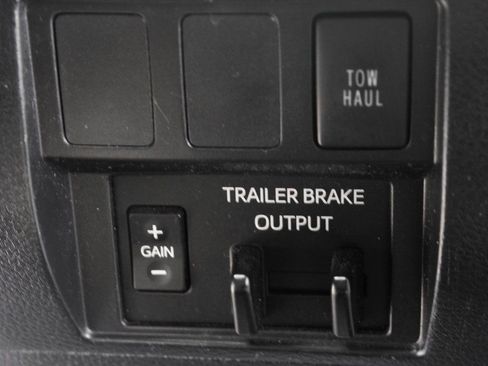 Used 2021 Toyota Tundra SR5 w/ SR5 Upgrade Package RWD image 18