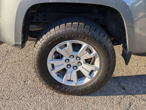 Used 2022 Chevrolet Colorado LT w/ Luxury Package image 4