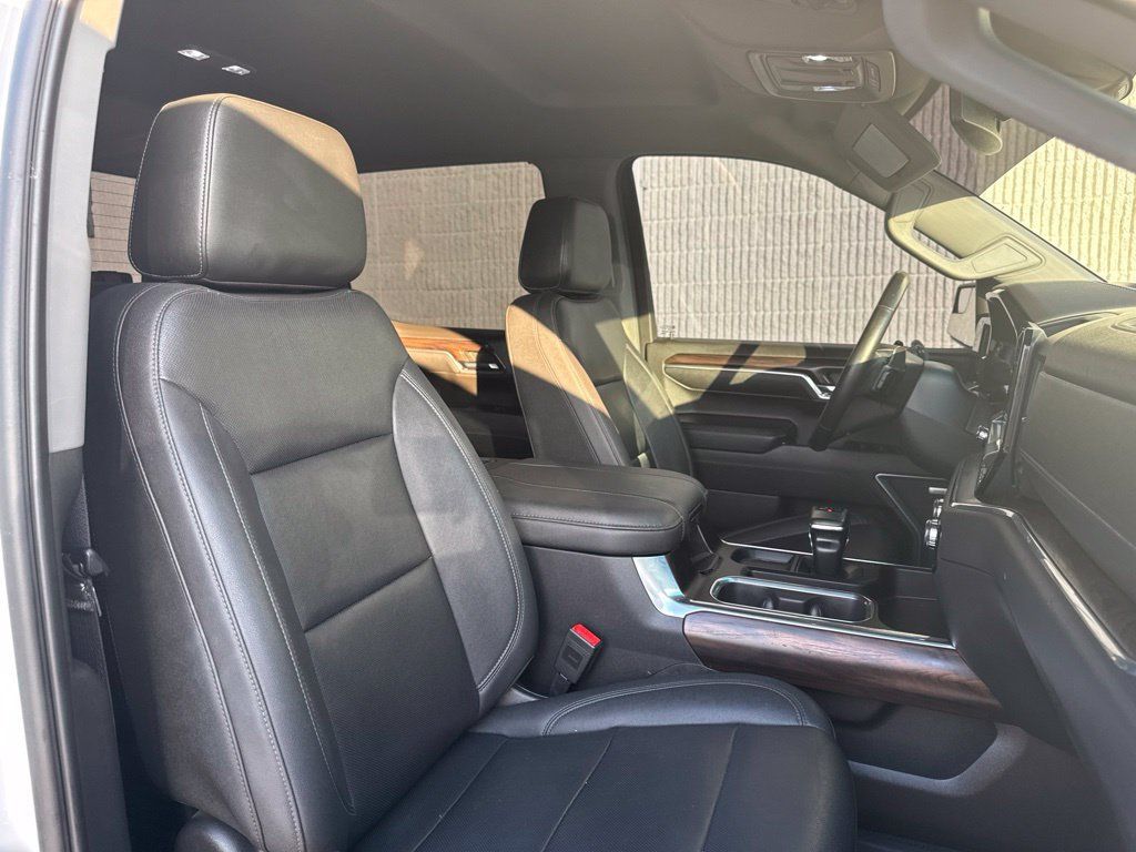 Used 2023 GMC Sierra 1500 SLT w/ SLT Convenience Package AWD/4WD image 16