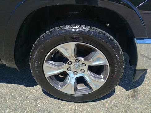 Used 2022 RAM 1500 Laramie AWD/4WD image 10