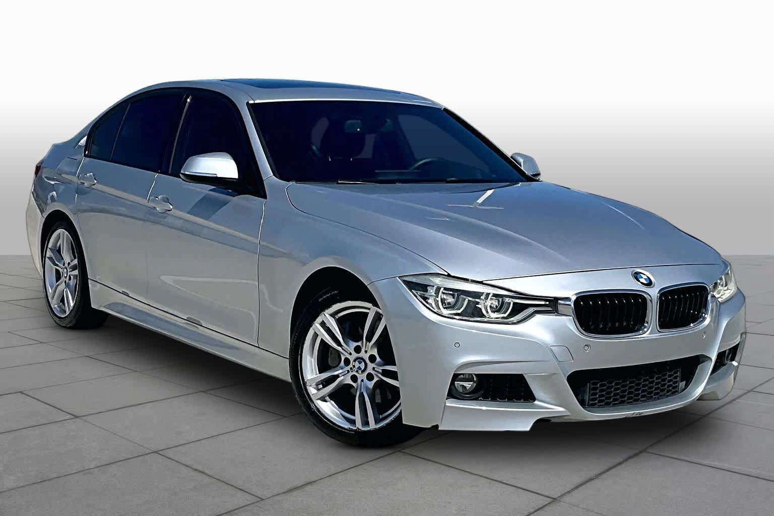 Used 2018 BMW 330i Sedan RWD image 2