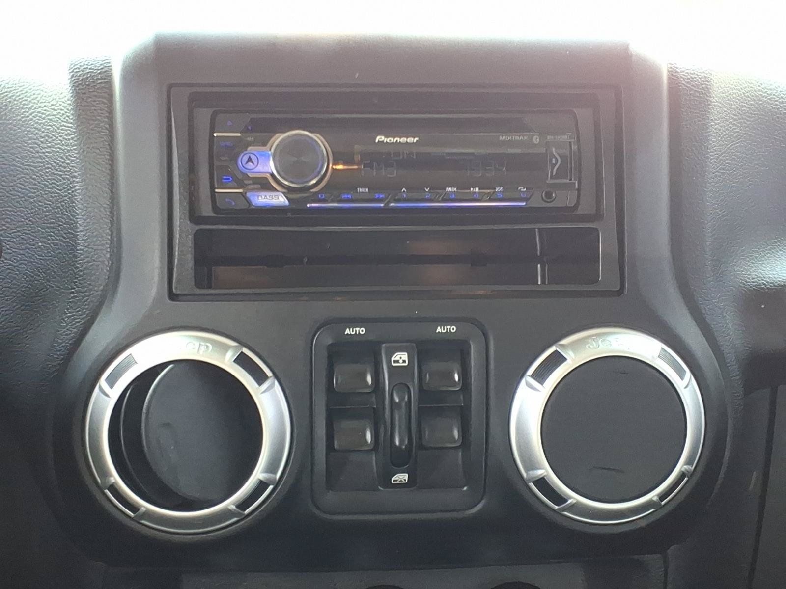Used 2013 Jeep Wrangler Unlimited Sport AWD/4WD image 6