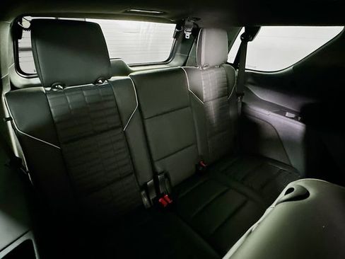 Used 2025 Cadillac Escalade Sport Platinum w/ LPO, Floor Liner Package AWD/4WD image 28