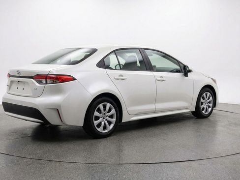 Used 2025 Toyota Corolla LE image 9