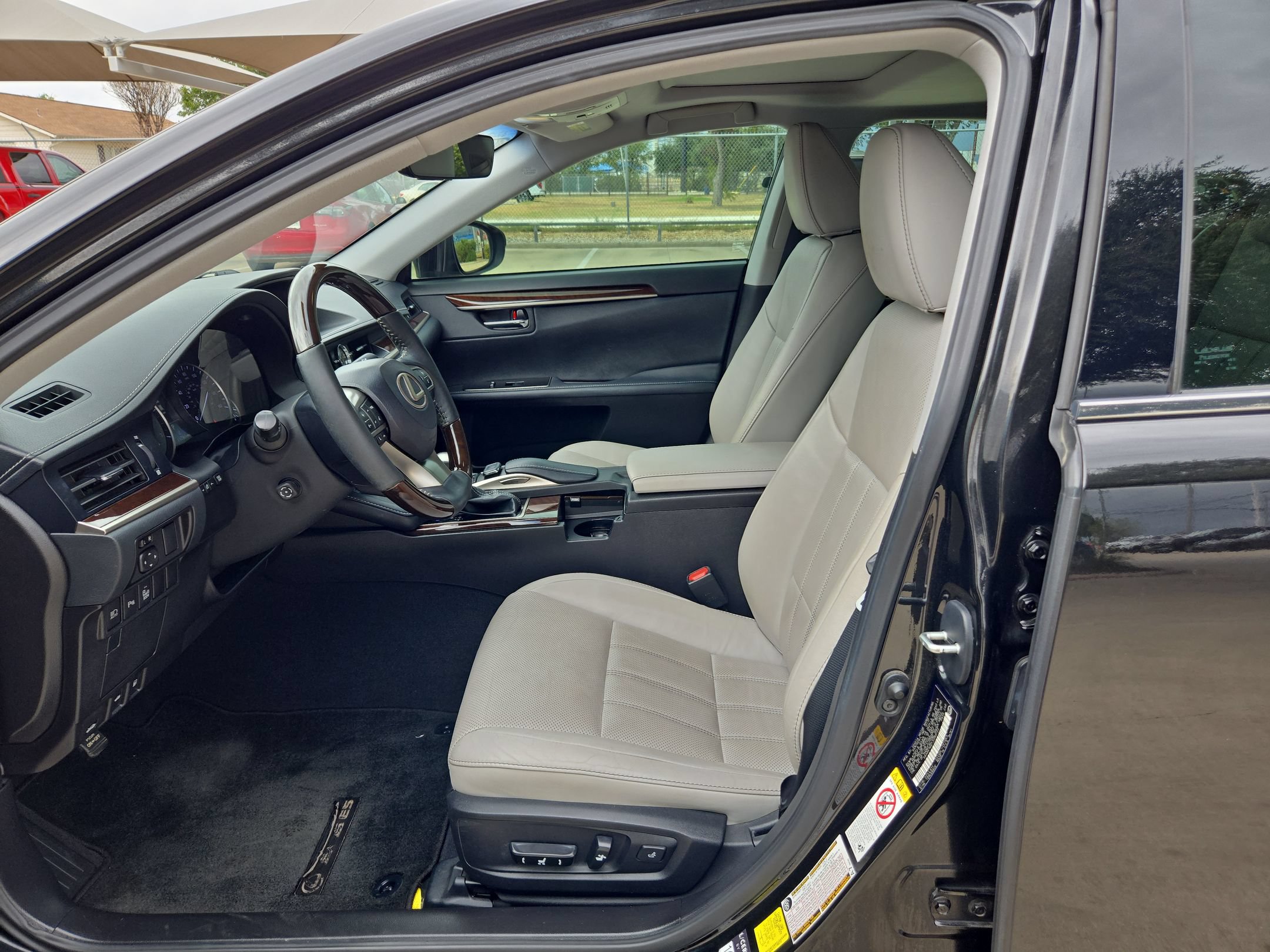 Used 2018 Lexus ES 350 w/ Luxury Package w/Wood Trim FWD image 9