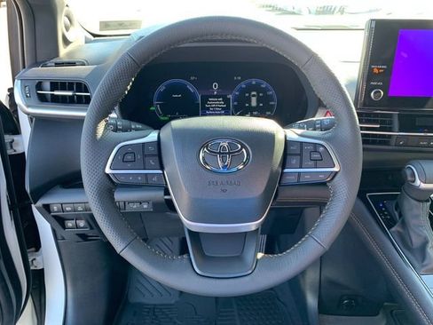 New 2026 Toyota Sienna XLE Woodland Edition AWD/4WD image 28