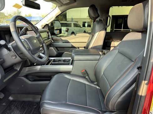 Used 2024 Ford F350 Lariat image 11