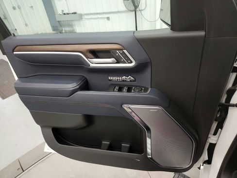 Used 2024 Chevrolet Silverado 1500 High Country w/ Technology Package image 27