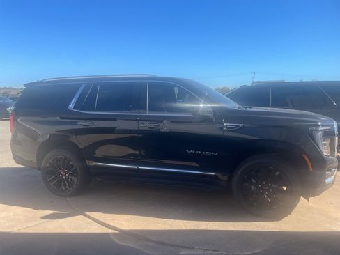 Used 2025 GMC Yukon Elevation w/ Elevation Premium Package image 2