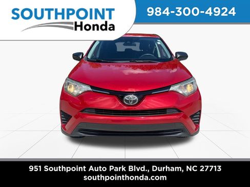 Used 2017 Toyota RAV4 LE FWD image 2