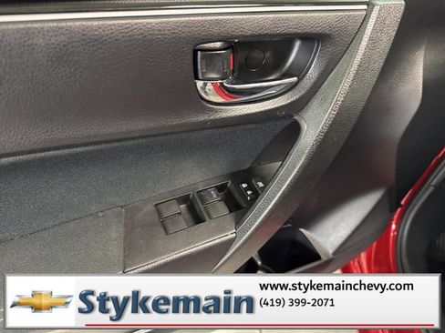 Used 2018 Toyota Corolla L image 32