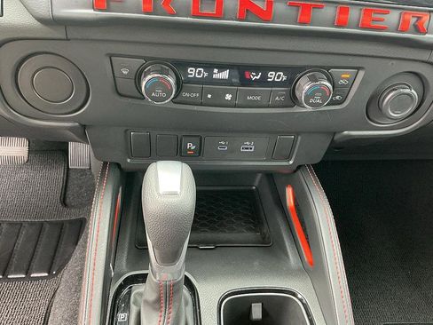 Certified 2025 Nissan Frontier Pro-X image 18